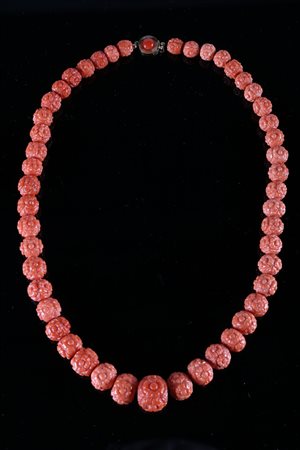 Un filo corallo inciso gr 116. . . [Nessun Autore] . . .