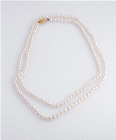 BUCCELLATI Doppio filo di perle giapponesi coltivate con chiusura, firmata. ....