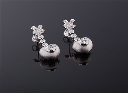 Orecchini in oro 12.70, brillanti 0.84. . . [Nessun Autore] . . .