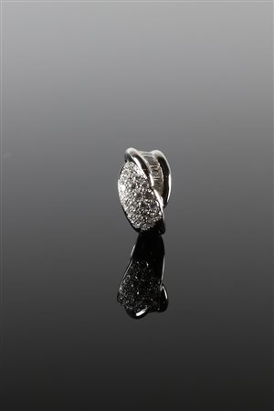 Anello in oro bianco gr 14.9 con brillanti cts 2.10 e diamanti baguettes per...