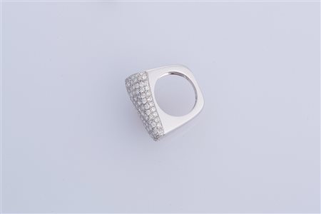 Anello oro bianco gr 14.60 diamanti cts 3.10. . . [Nessun Autore] . . .