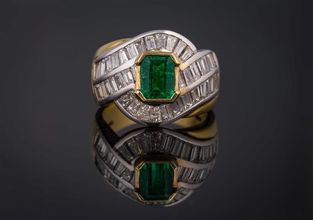 Anello in oro gr 11.40, smeraldo ct 1.07, brillanti ct 2.66. . . [Nessun...