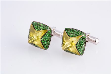 DE AMBROSI Gemelli in oro bianco gr 29.30, quarzo e tsavoriti. . . DE AMBROSI...