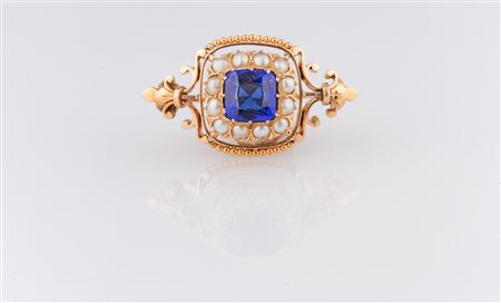 Spilla Napoleone III 1870 in oro rosa gr 8.80 con perline e pasta vitrea. . ....