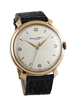 IWC INTERNATIONAL WATCH Solo tempo, fuori misura, anni '40 Diam. 38 mm Cassa...